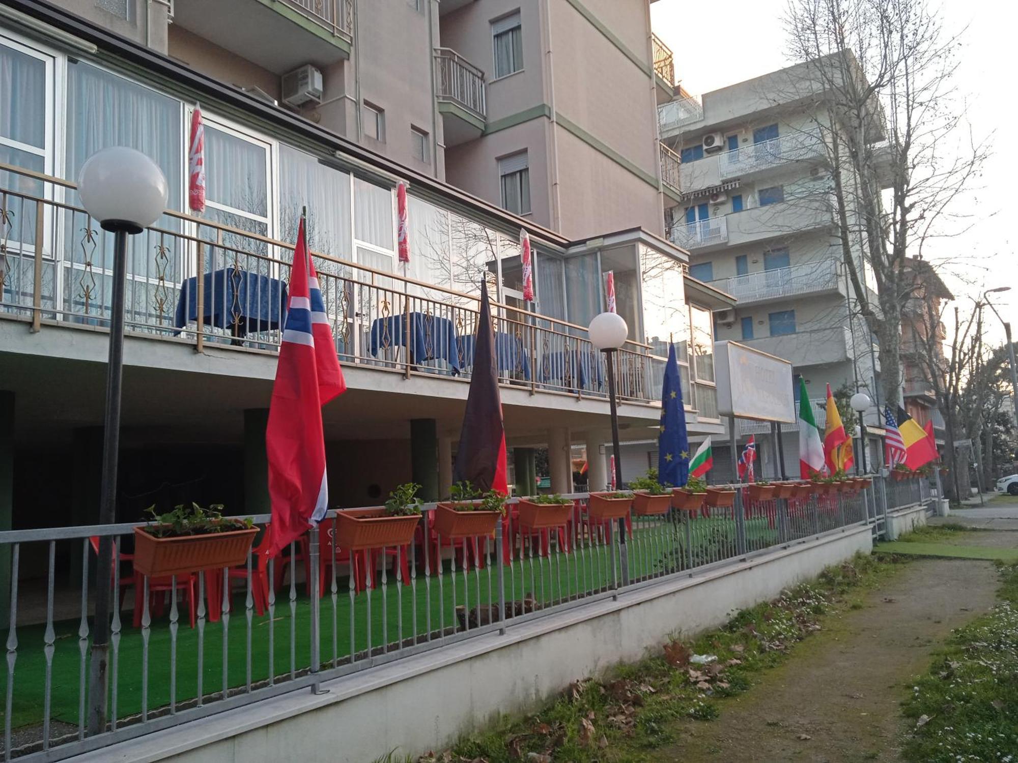 Hotel Napoleon Cesenatico Exterior foto