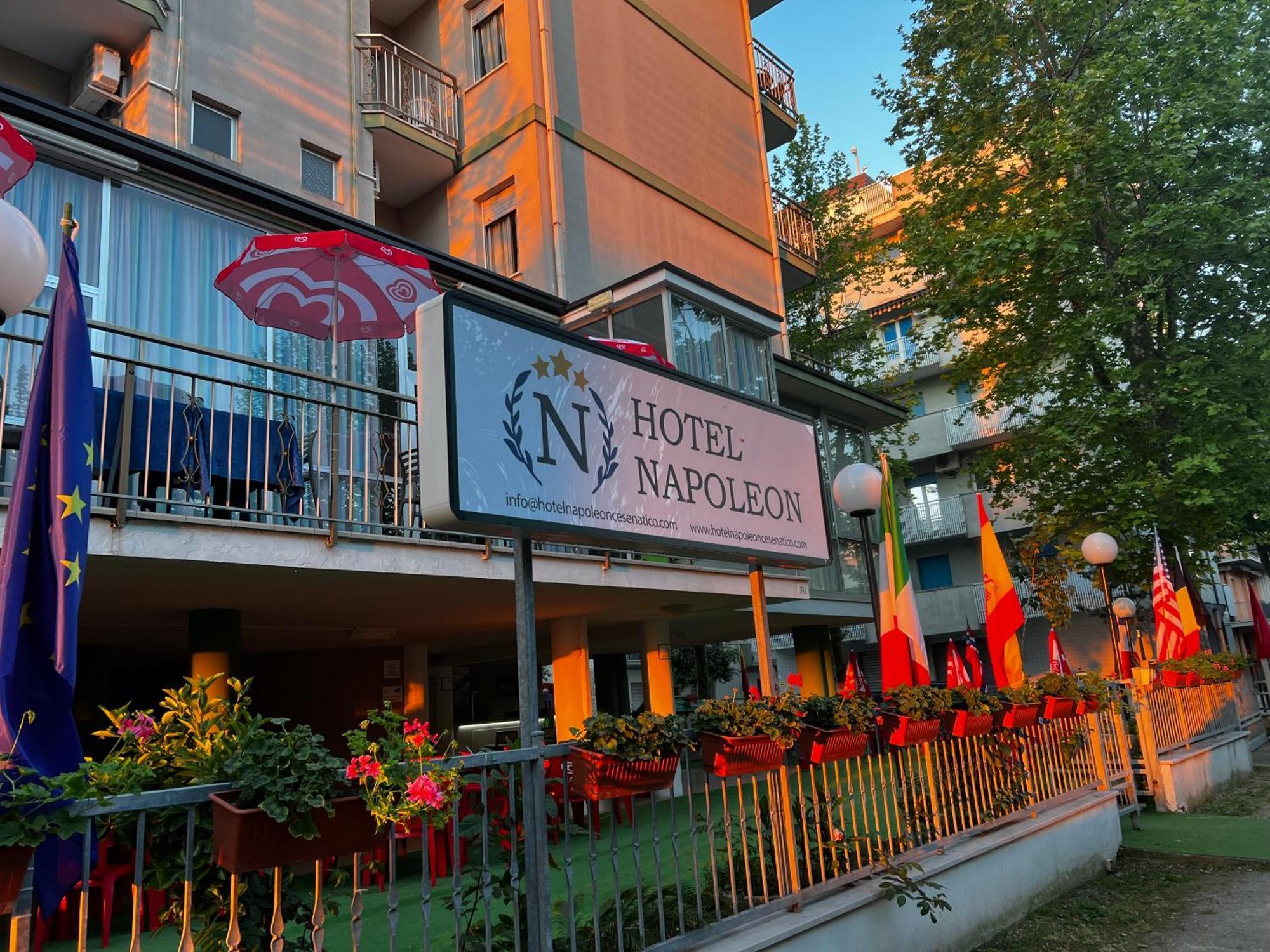 Hotel Napoleon Cesenatico Exterior foto